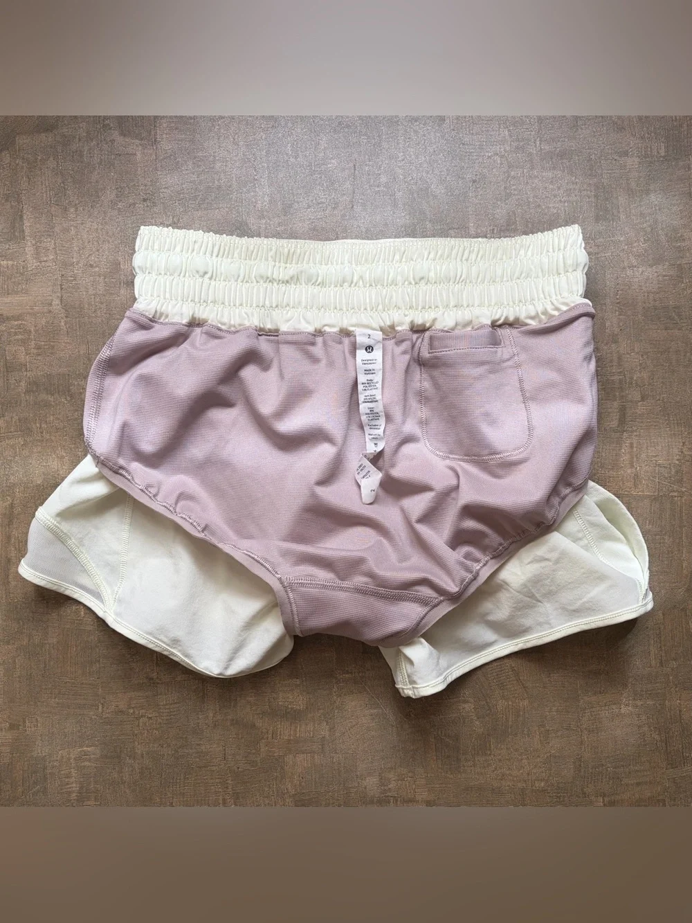 Lululemon Hotty Hot High-Rise Lined Short 2.5